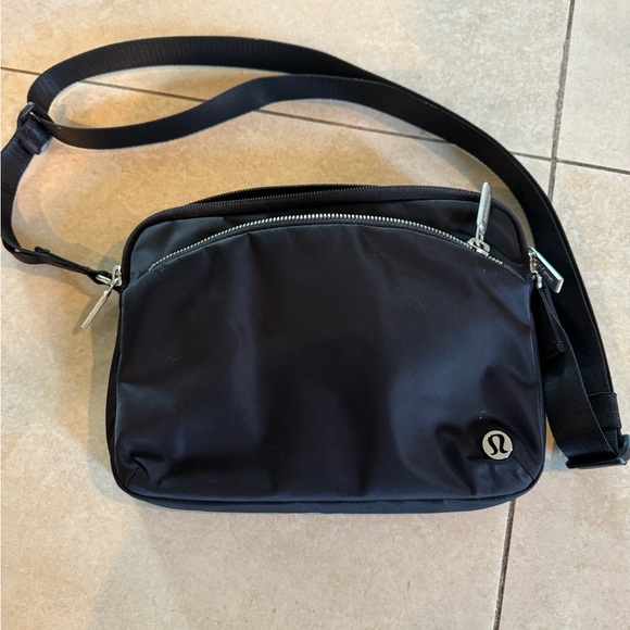 messenger bag lululemon Everywhere Wordmark Crossbody Belt 1L UCLA Bruins lululemon Everywhere Belt